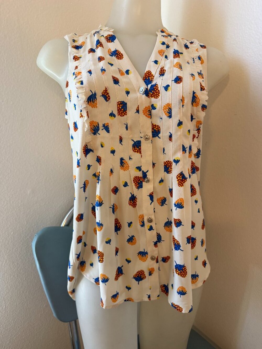 Maeve Anthropologie Strawberry Print Sleeveless Top Size 0